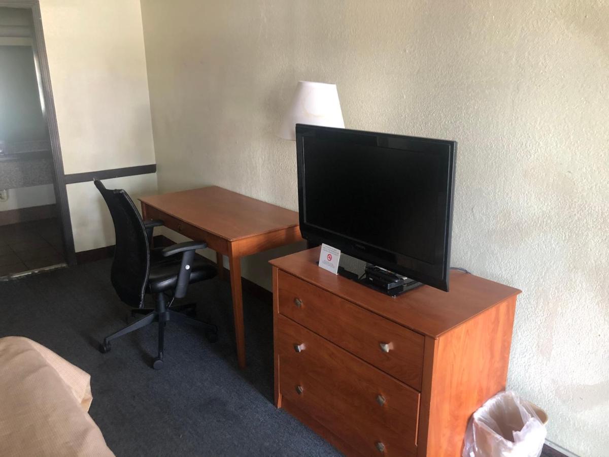 Airport Inn And Suites Tulsa Ngoại thất bức ảnh