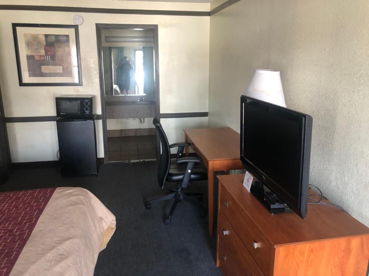 Airport Inn And Suites Tulsa Ngoại thất bức ảnh